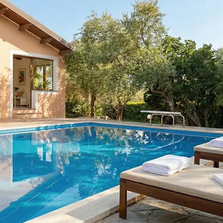 Estrella Prive With Private Pool And Billiard ألغيرو