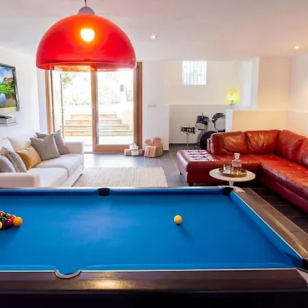 Estrella Prive With Private Pool And Billiard ألغيرو