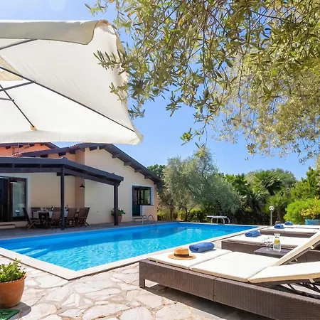 Estrella Prive With Private Pool And Billiard * ألغيرو