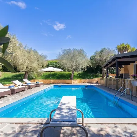 Estrella Prive With Private Pool And Billiard فيلة *